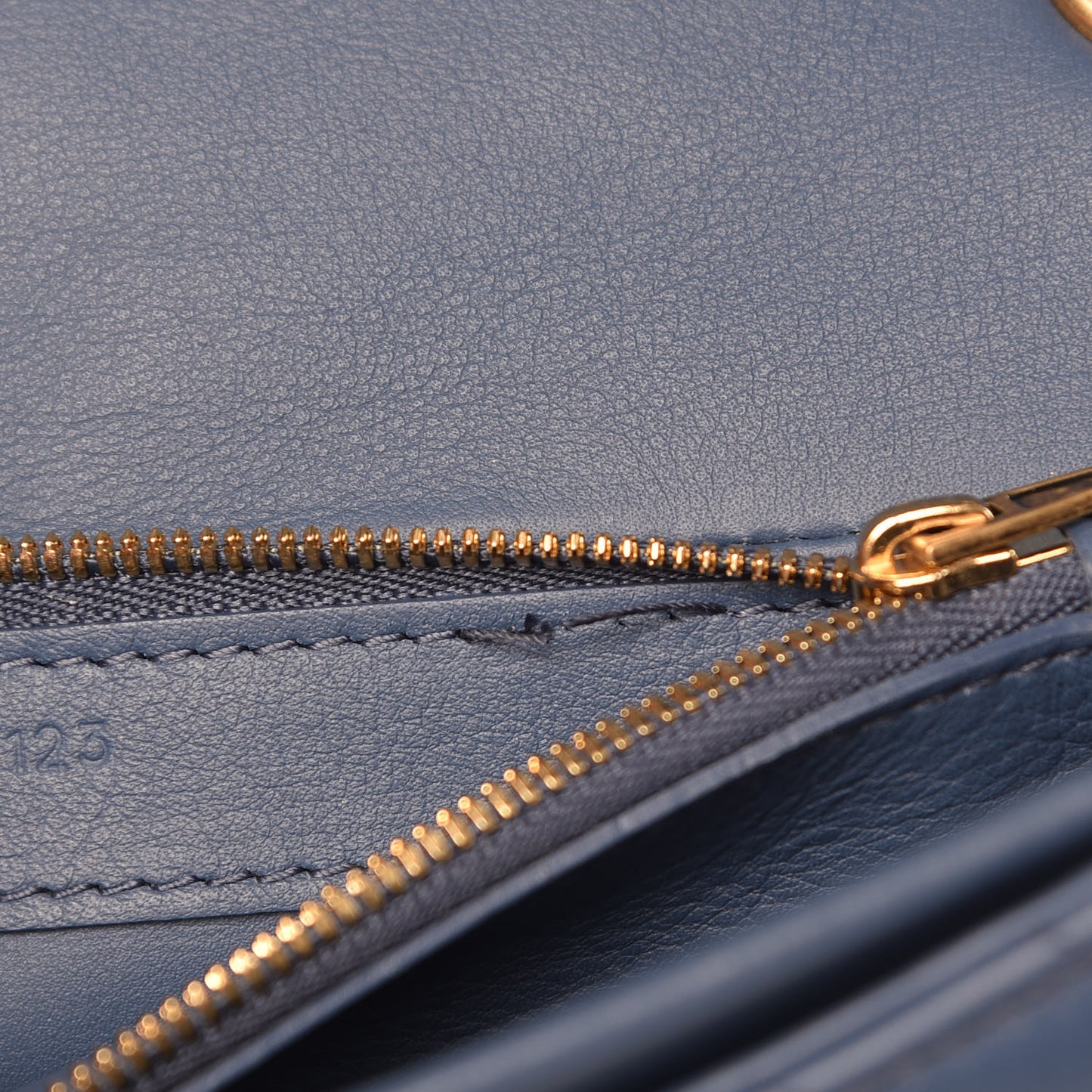 Calfskin Logo Matelasse M BB Chain Shoulder Bag Bleu Tanzanite
