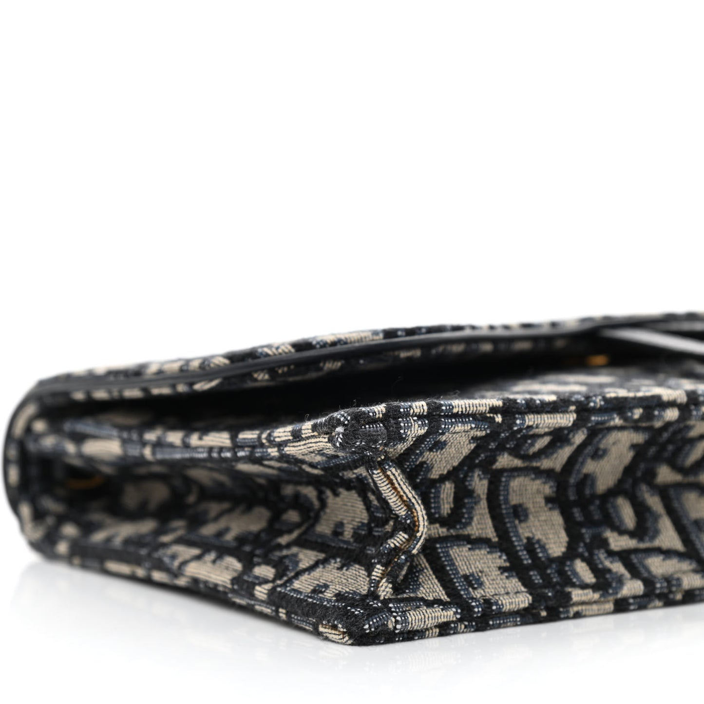 Oblique Saddle Chain Pouch Blue