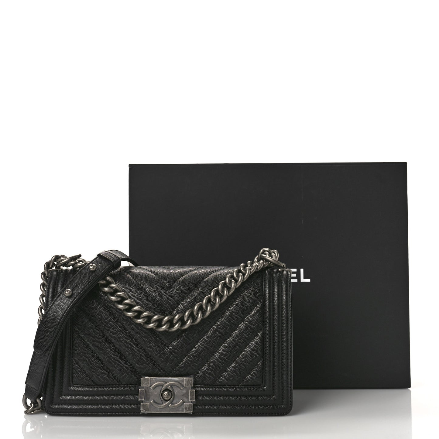 Caviar Chevron Quilted Medium Boy Flap Black
