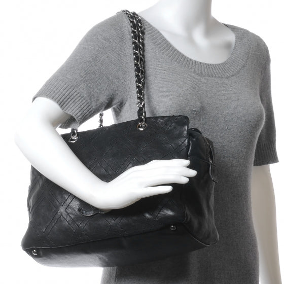 Caviar Diamond Stitch Tote Black