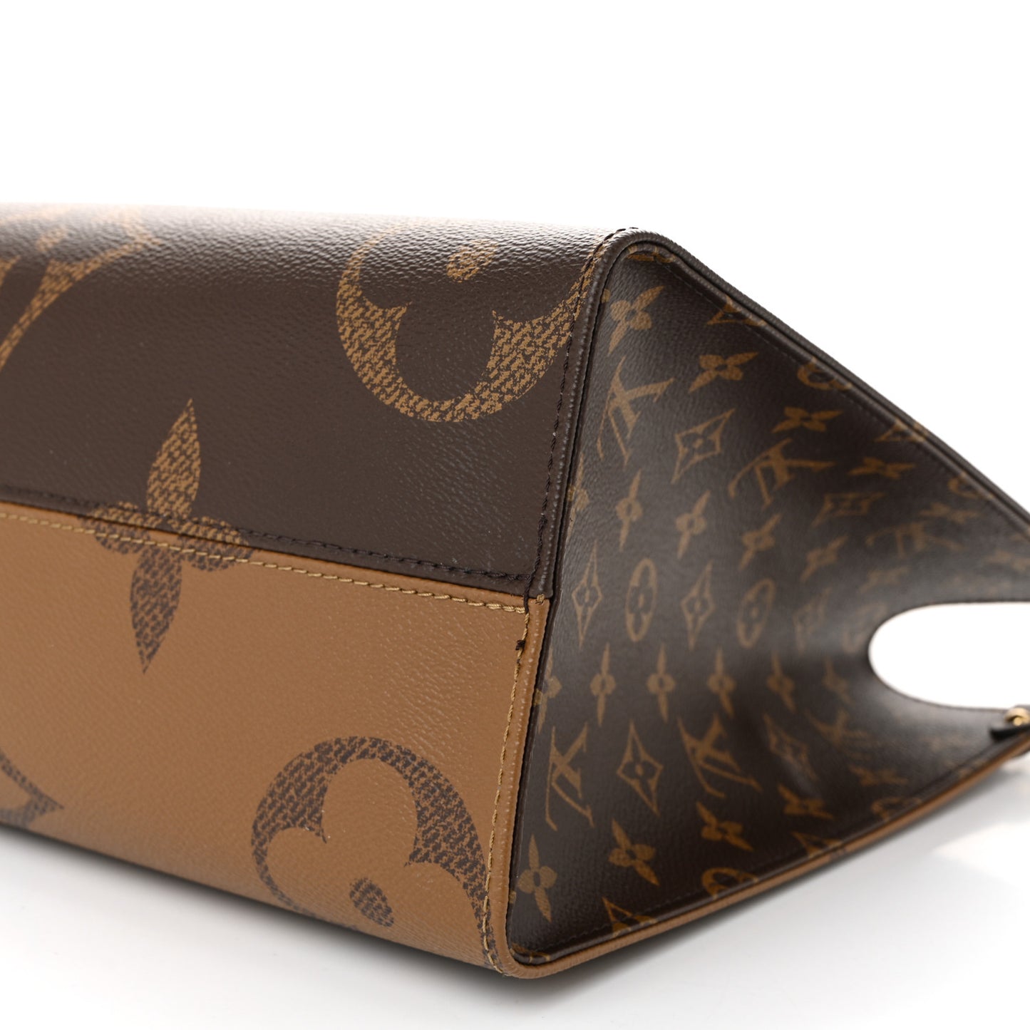 Reverse Monogram Giant Onthego MM
