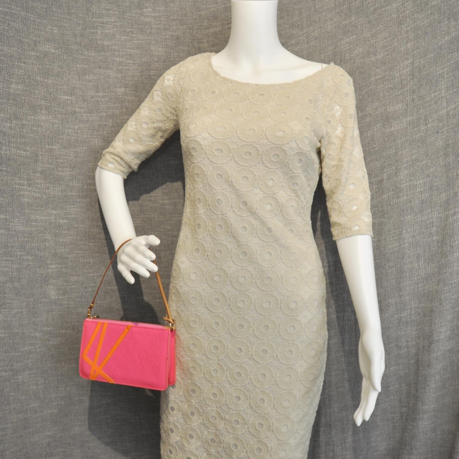 Louis Vuitton Vernis Fluo Lexington Pochette Pink 2 of 7