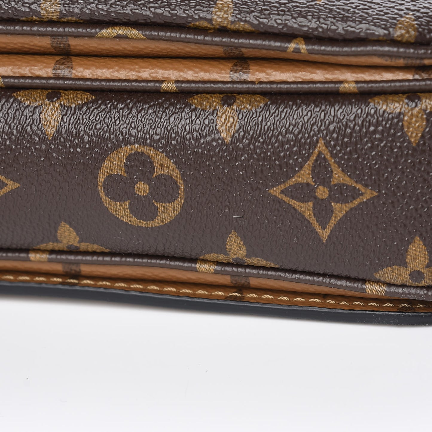 Reverse Monogram Pochette Metis