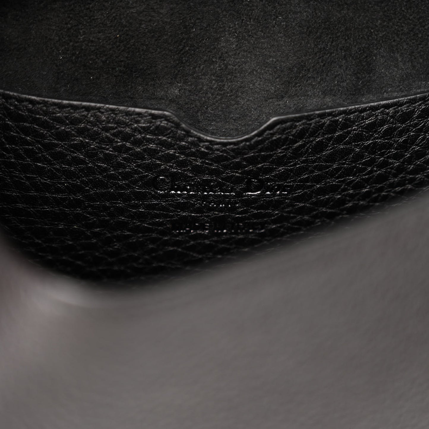 Grained Calfskin Medium Bobby Flap Black