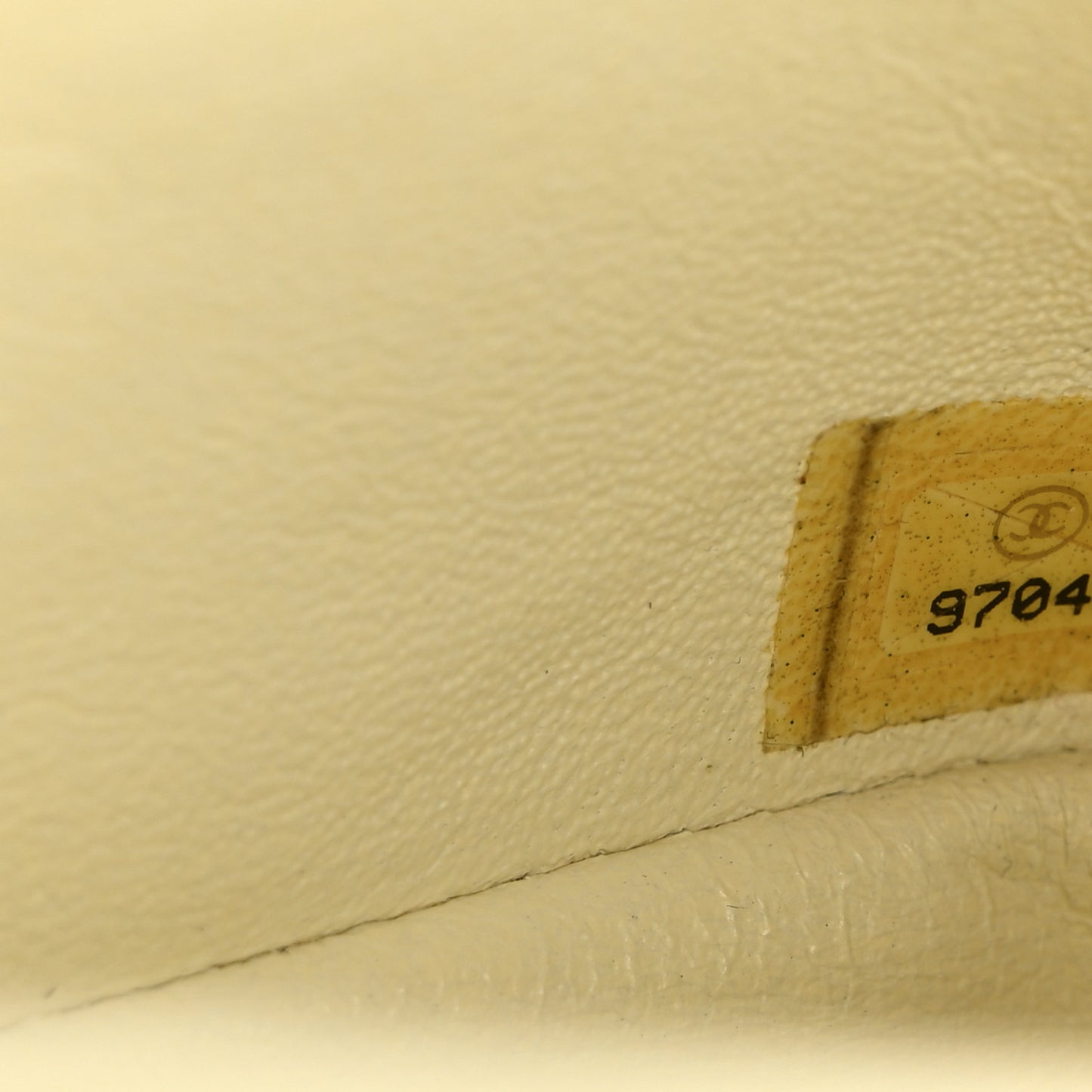 Caviar Quilted East West Flap White