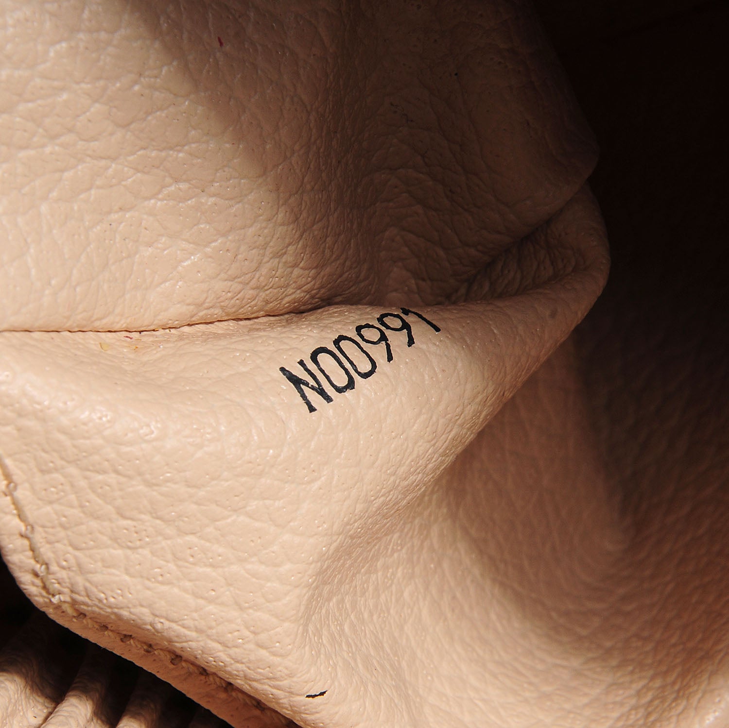 Louis Vuitton Monogram Trousse Toilette 28 8 of 8