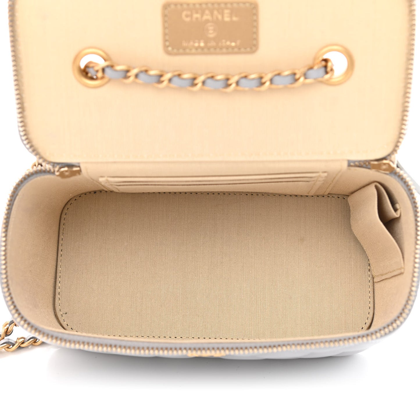 Lambskin Quilted Small Pearl Crush Vanity Case With Chain Grey