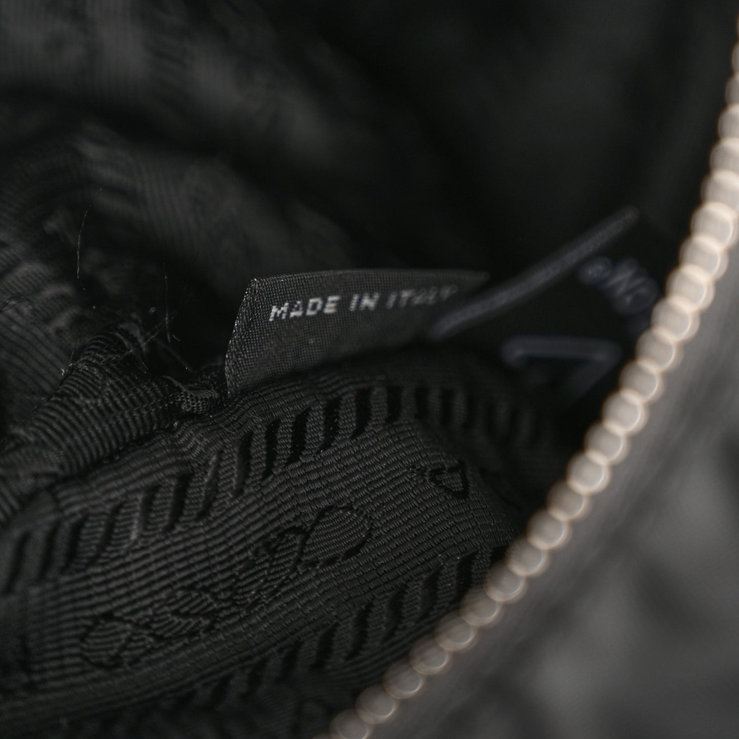 Re-Nylon Saffiano Re-Edition 2005 Shoulder Bag Black