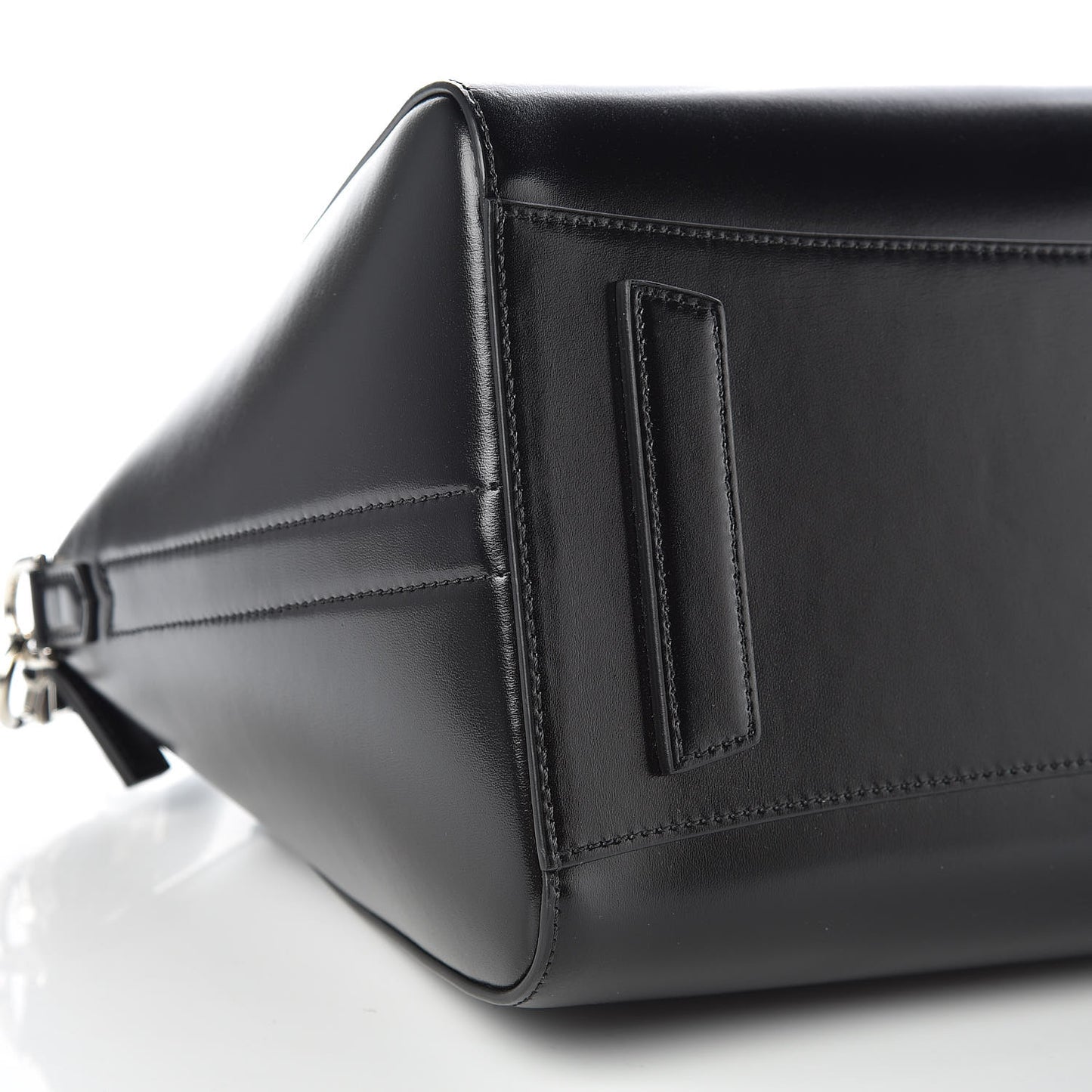 Shiny Lord Calfskin Medium Antigona Black