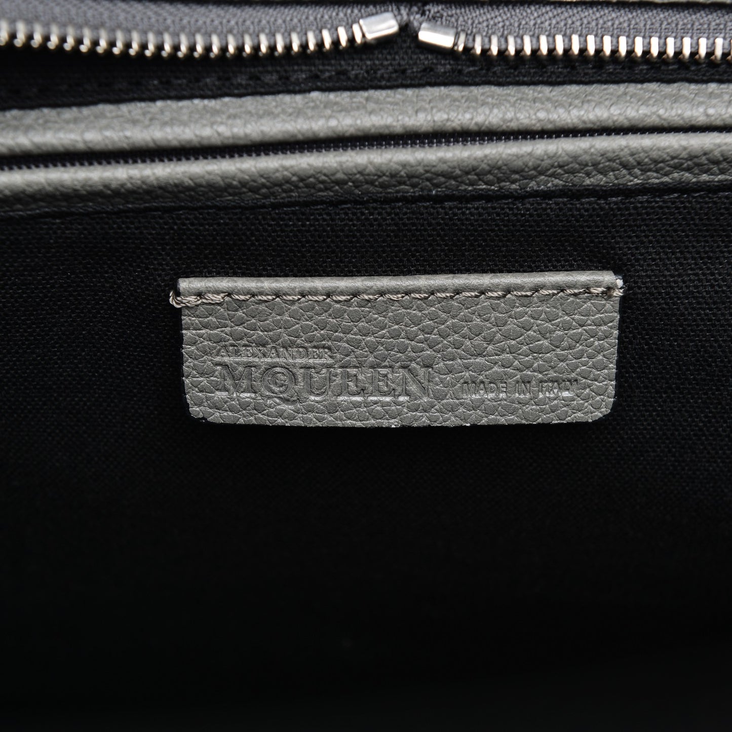 Pebbled Calfskin Large Skull Padlock Zip Around Tote Dark Grey