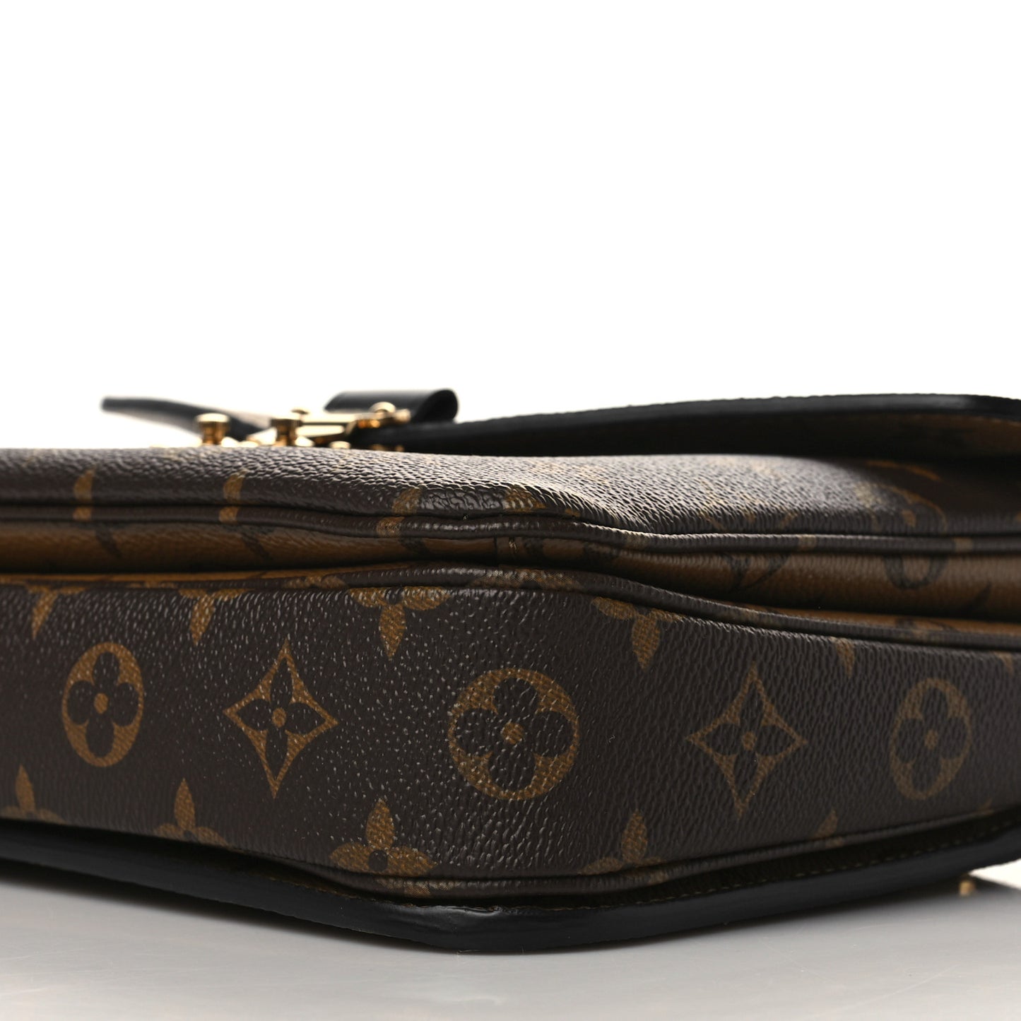 Reverse Monogram Pochette Metis