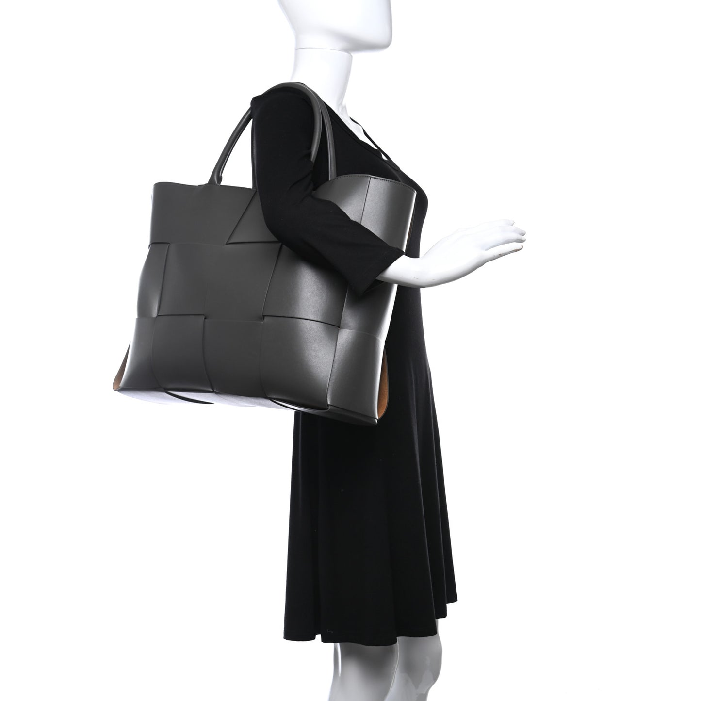 Nappa Maxi Intrecciato Mens Arco Tote Light Graphite