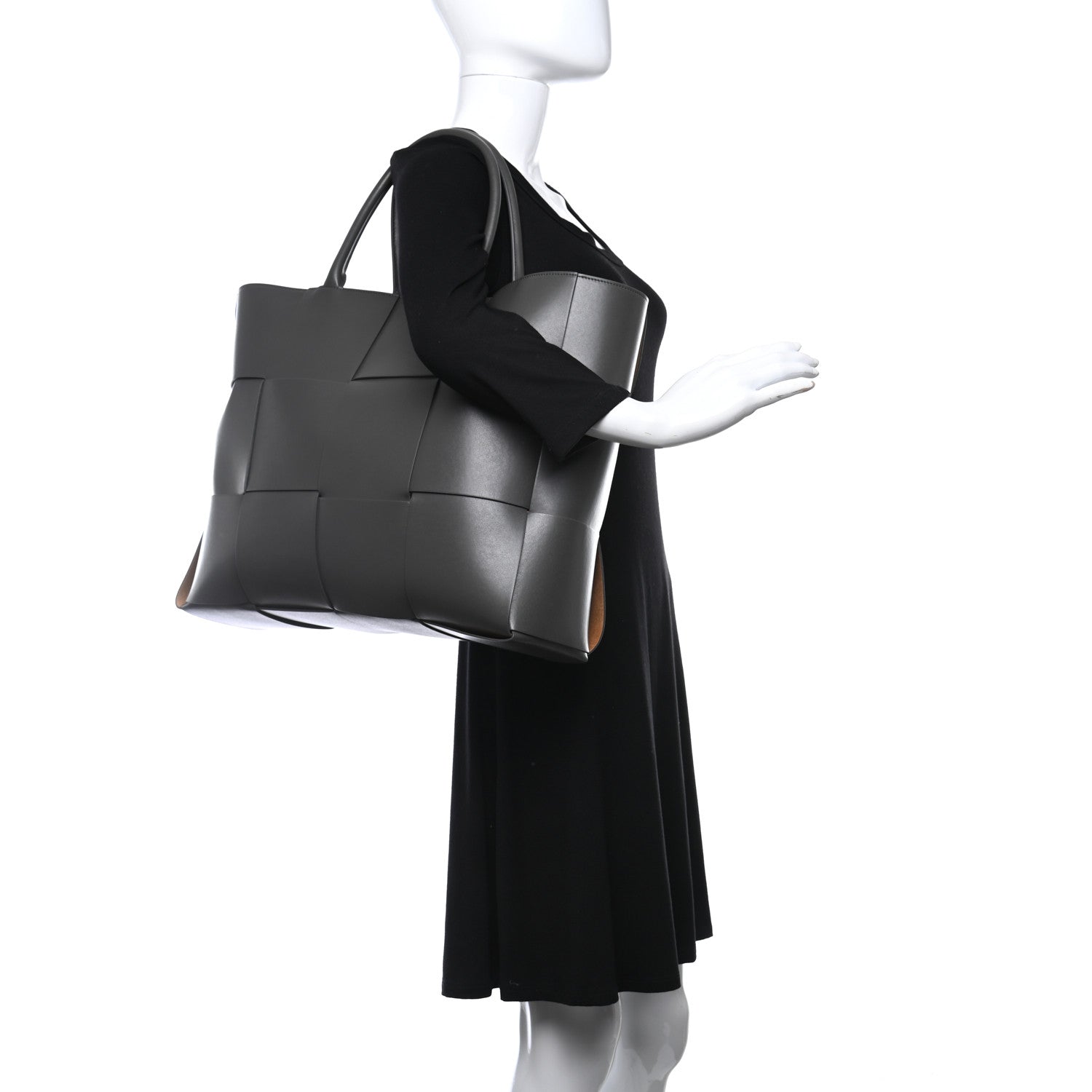 Bottega Veneta Nappa Maxi Intrecciato Mens Arco Tote Light Graphite 2 of 9