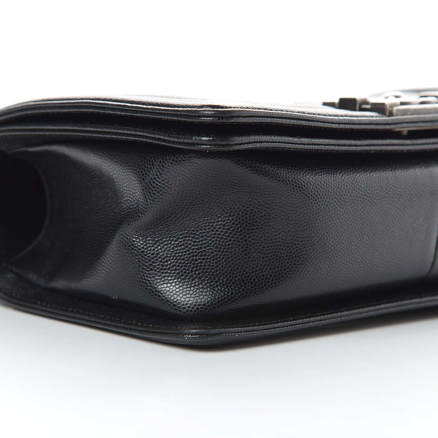 Caviar Quilted Medium Boy Flap Black