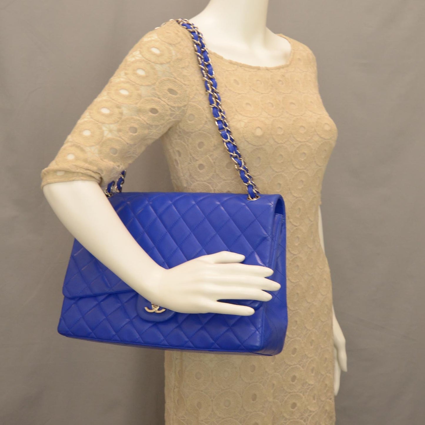 Lambskin Maxi Flap Blue Roi