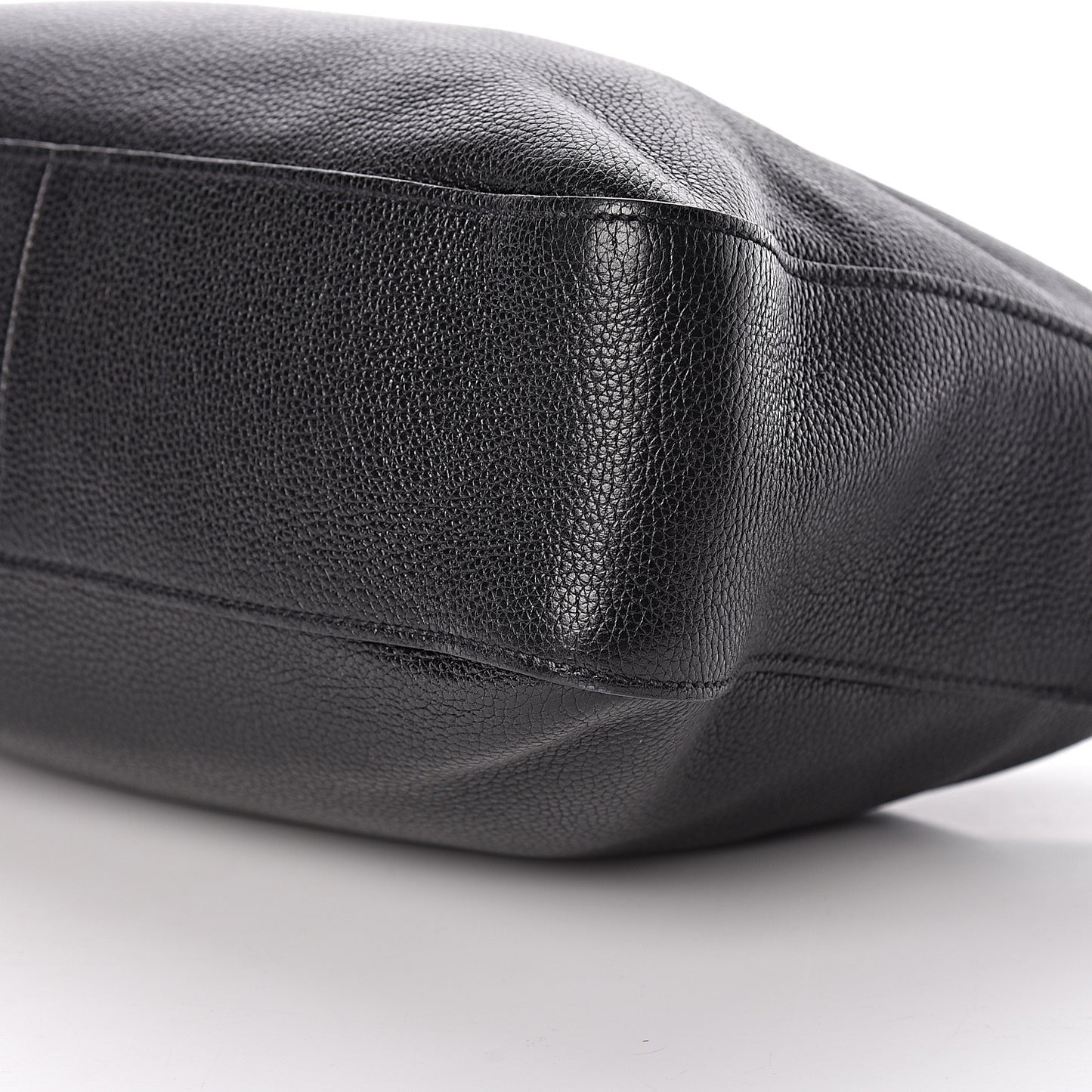 Vitello Daino Shoulder Bag Black