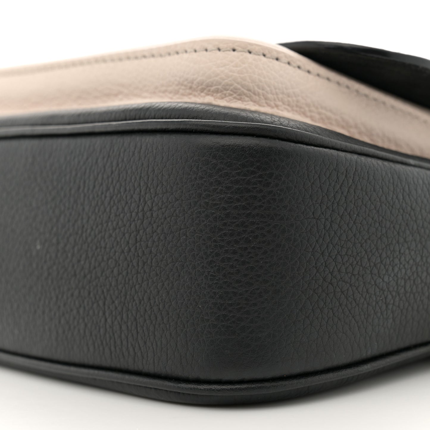 Grained Calfskin Lockme Tender Black