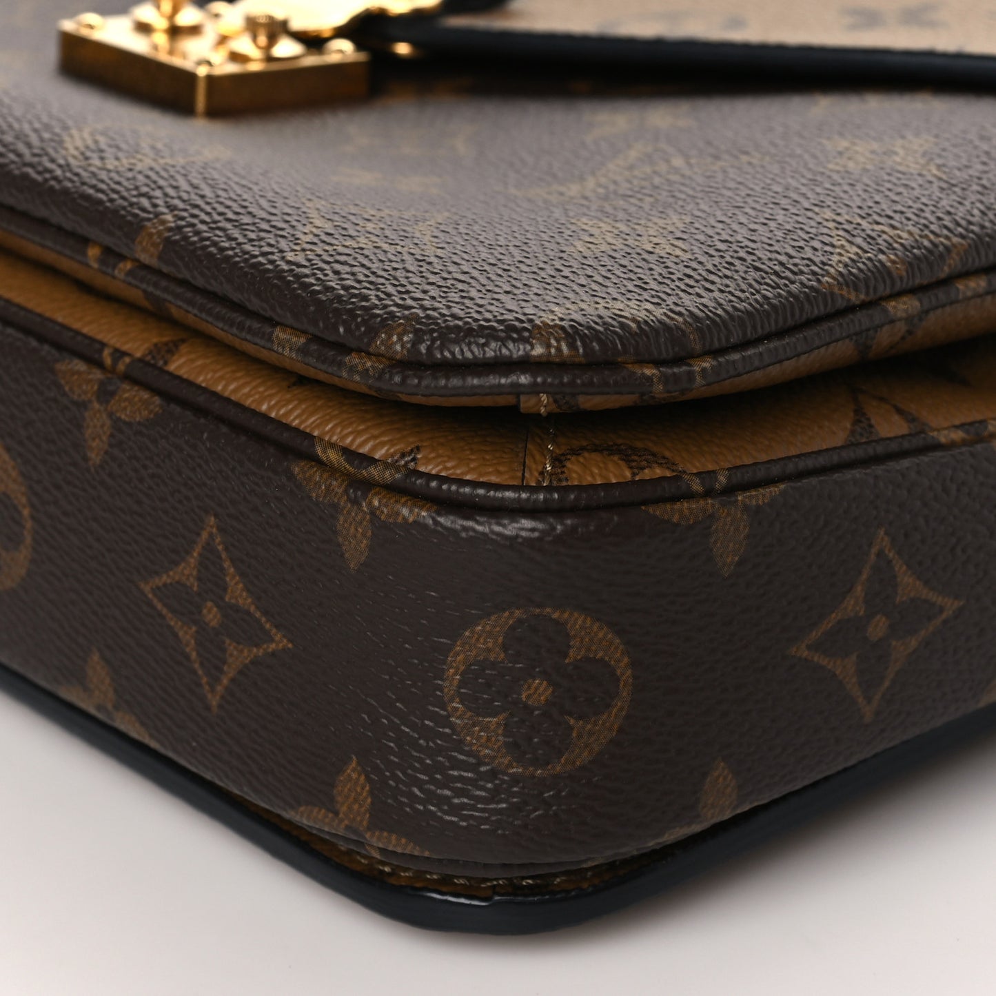 Reverse Monogram Pochette Metis