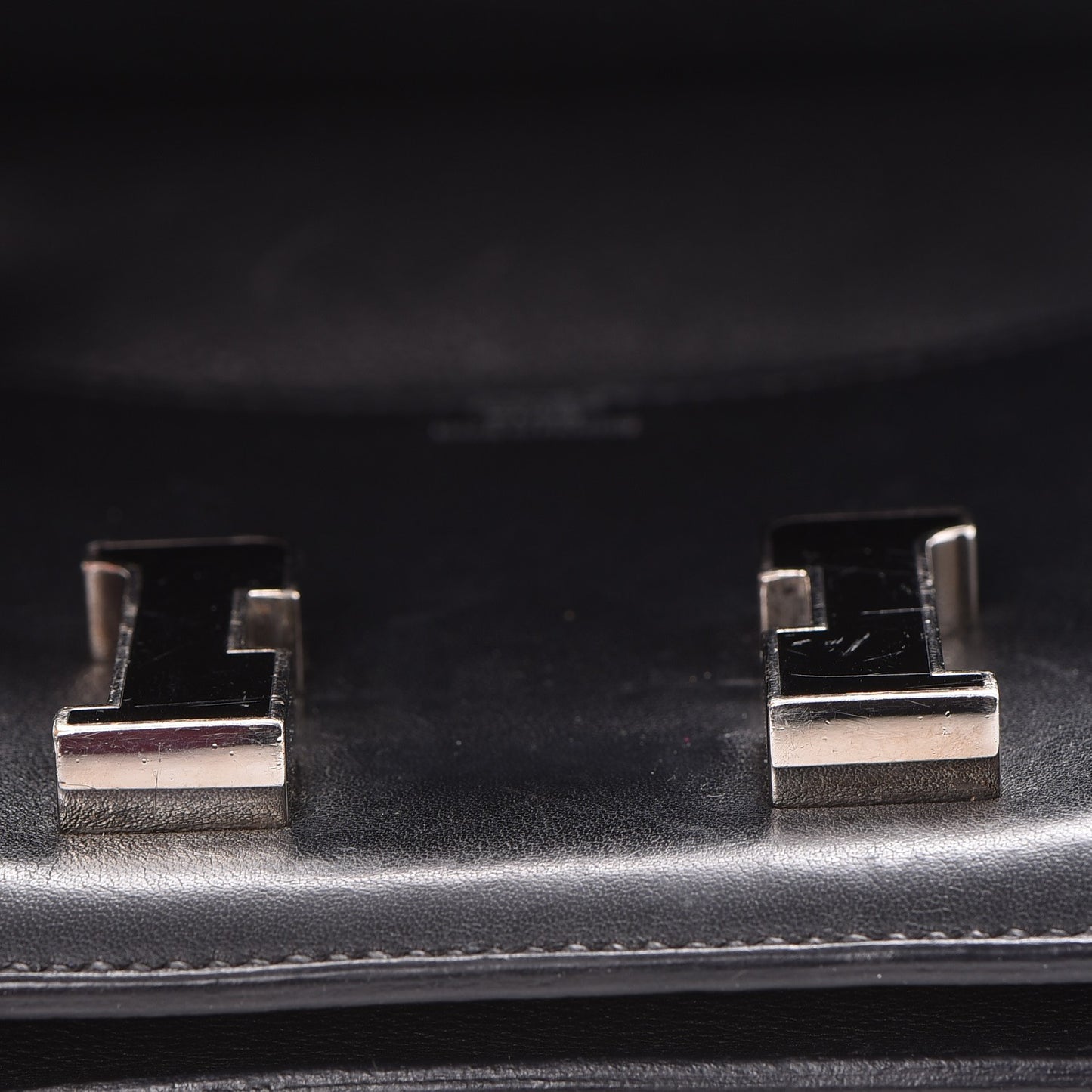 Veau Swift Enamel Constance 18 Black