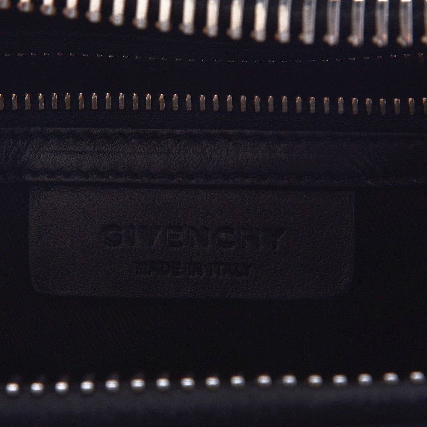 Shiny Lord Calfskin Medium Antigona Black