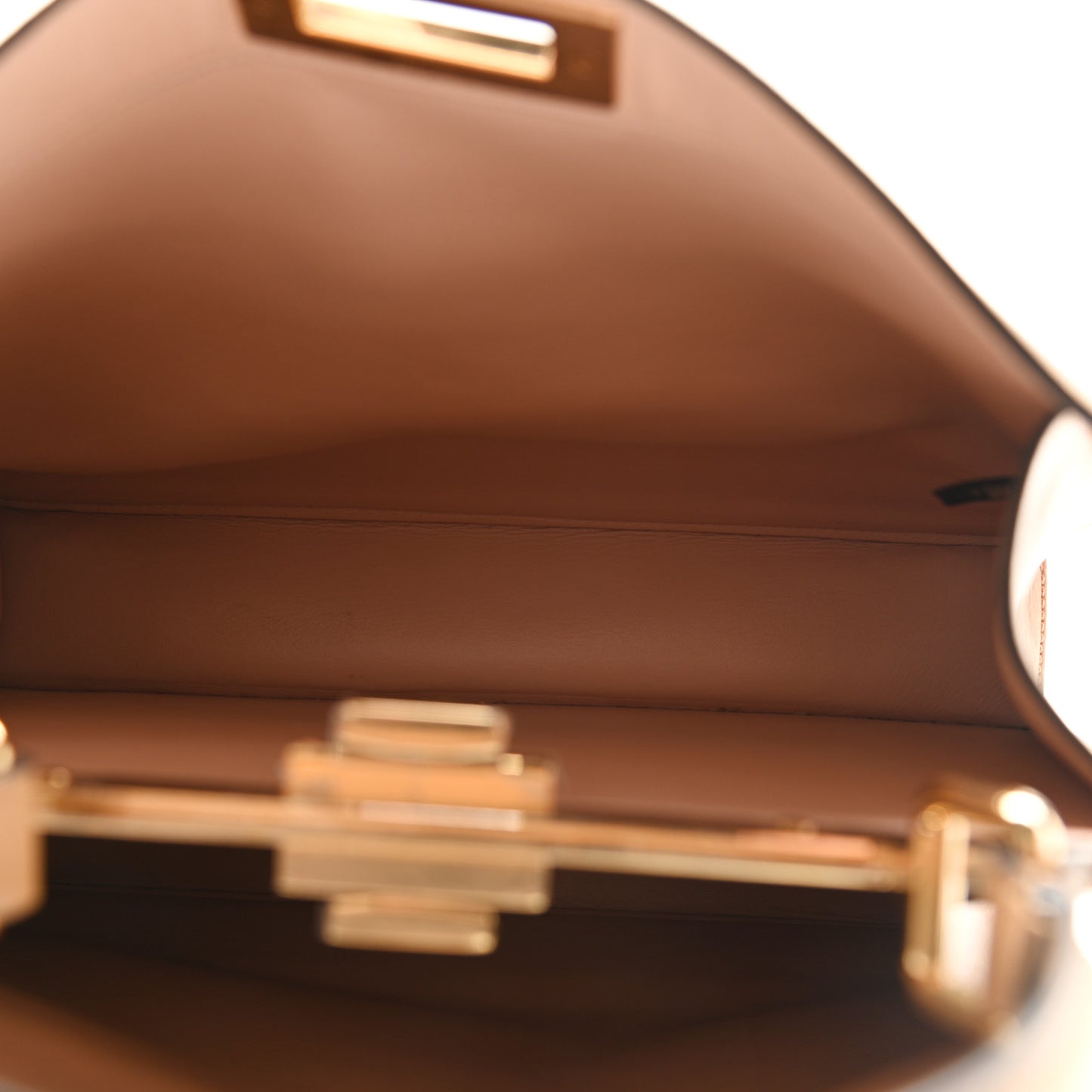 Vitello Seta Shiny Nappa Medium Peekaboo I SEE U Satchel Miele Scuro Light Rose