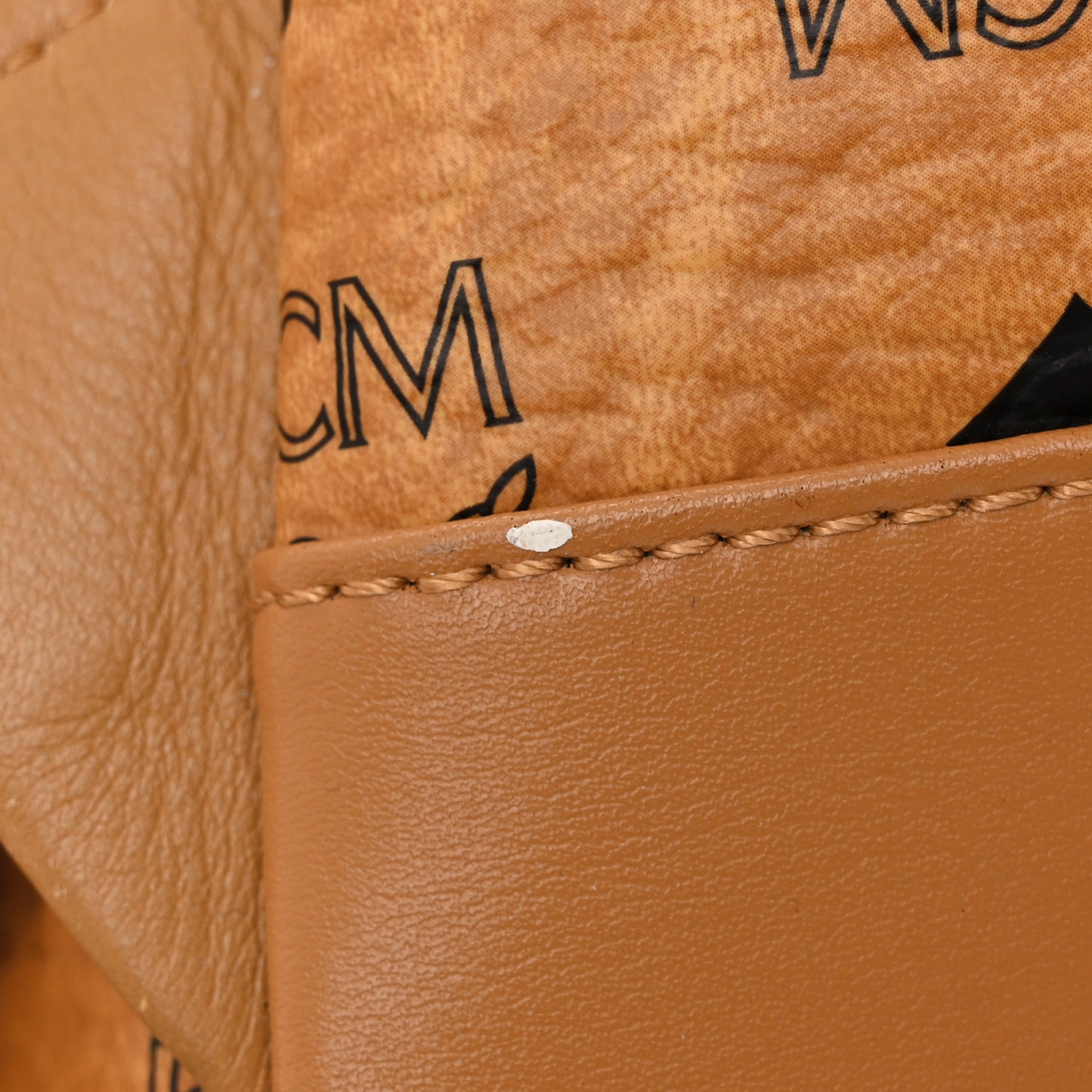 Visetos Crown Stud Medium Stark Backpack Cognac