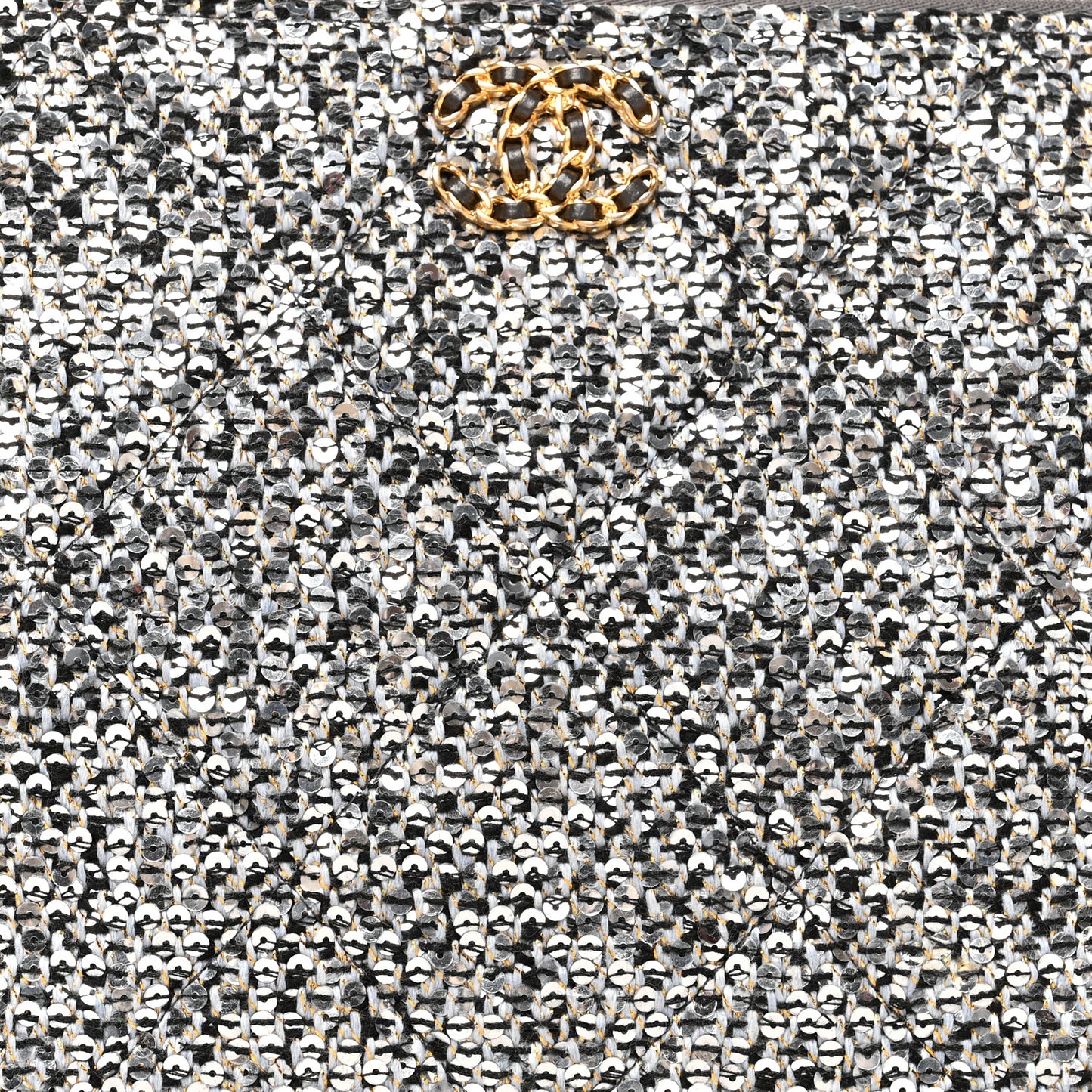 Sequins Medium 19 Pouch Silver