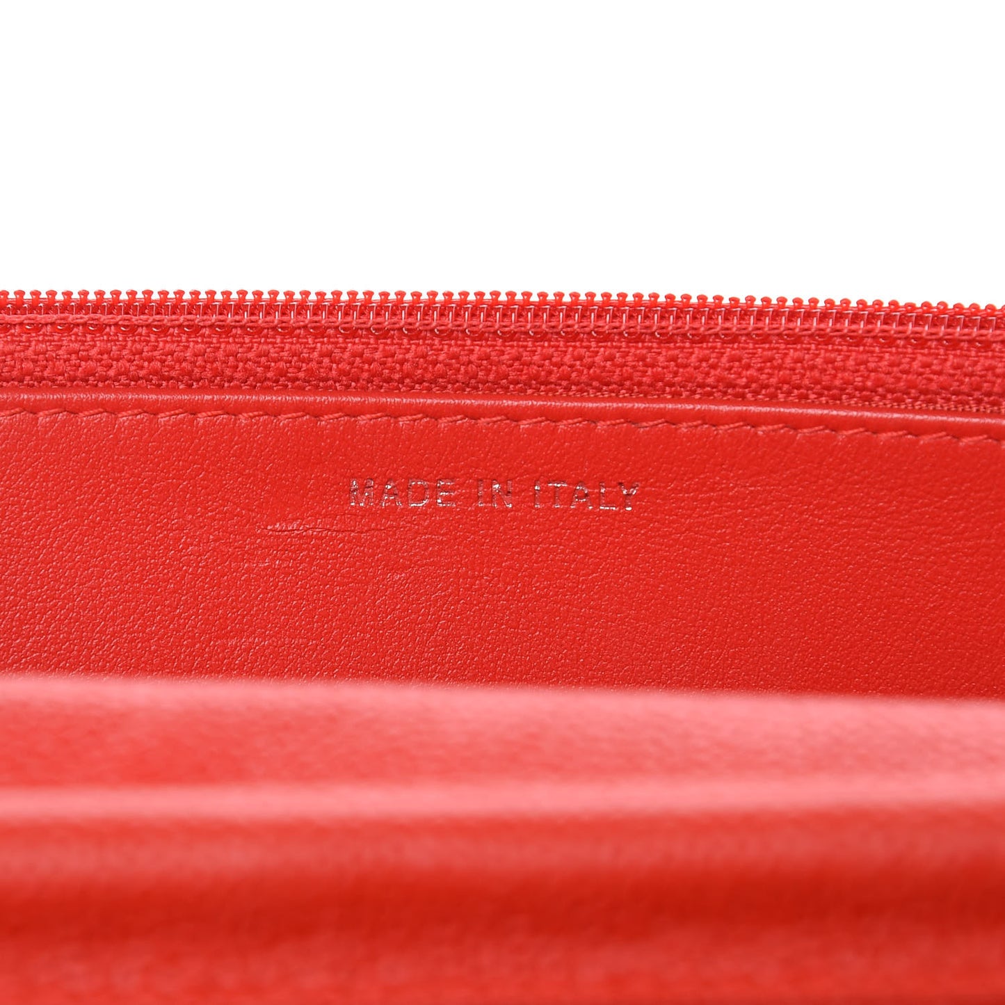 Caviar Chevron Quilted Statement Wallet On Chain WOC Red