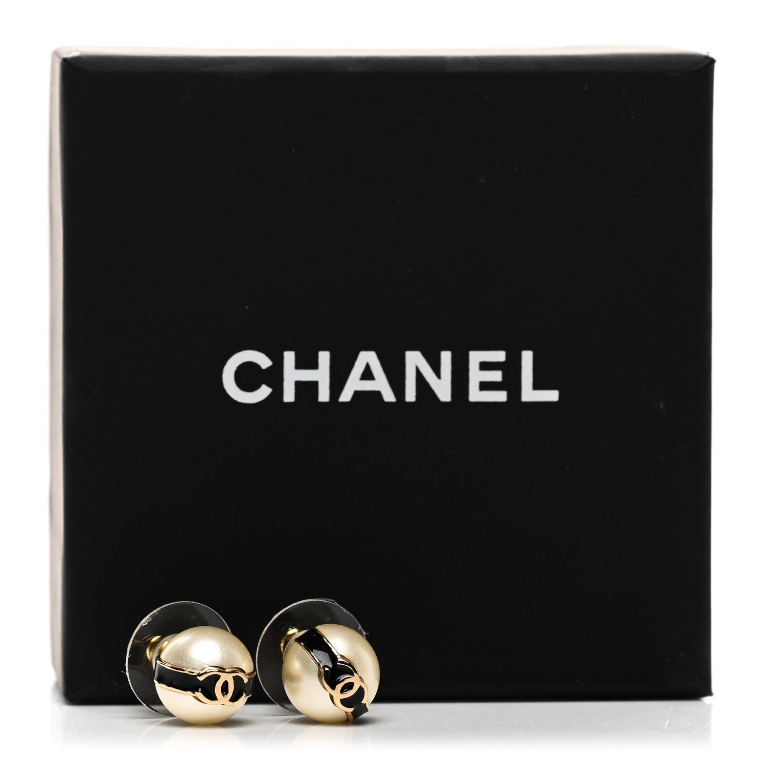 Chanel Pearl Metal CC Round Earrings White Black 5 of 5