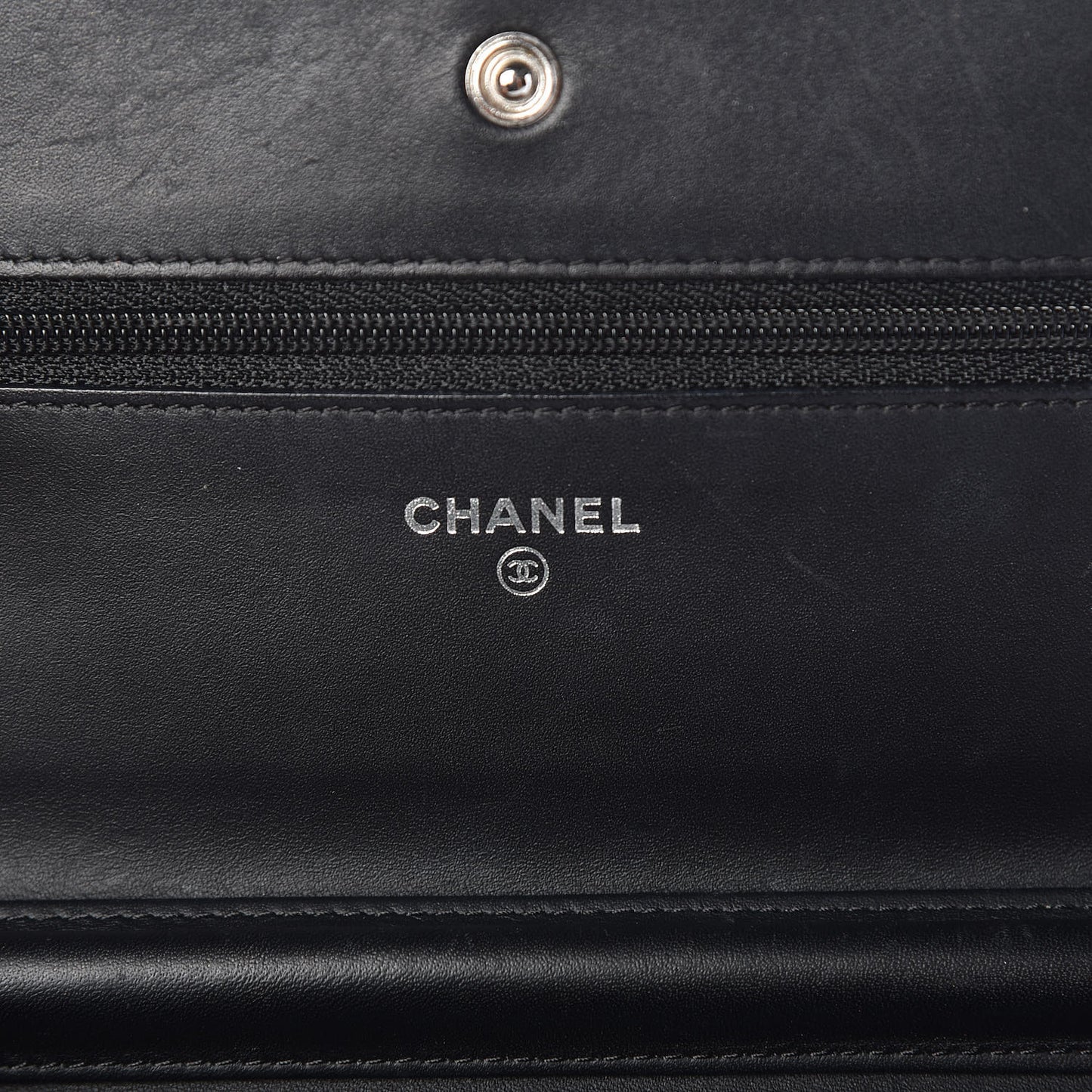 Patent Quilted Wallet On Chain WOC Black