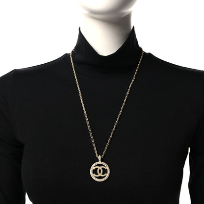 Chanel Pearl CC Round Pendant Necklace Gold 2 of 4