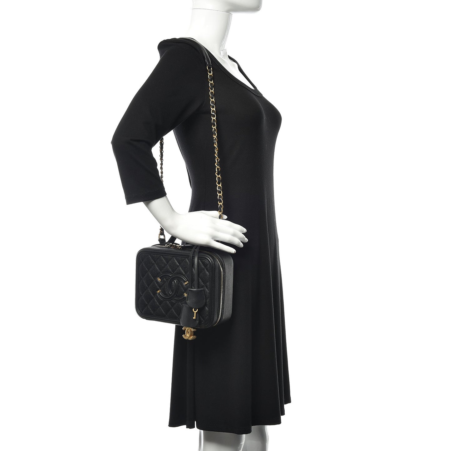 Caviar Quilted Medium CC Filigree Vanity Case Black