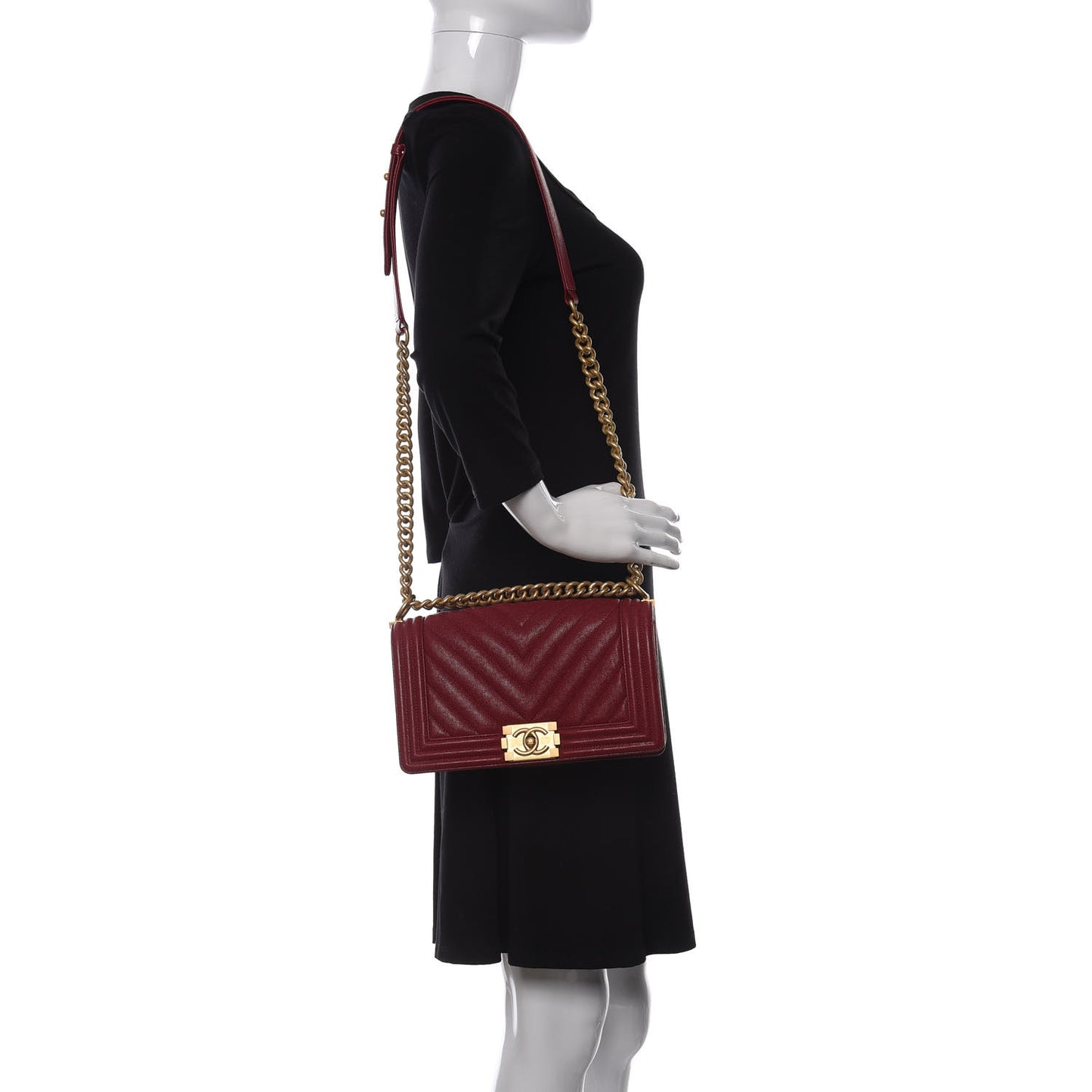 Caviar Chevron Quilted Medium Boy Flap Red