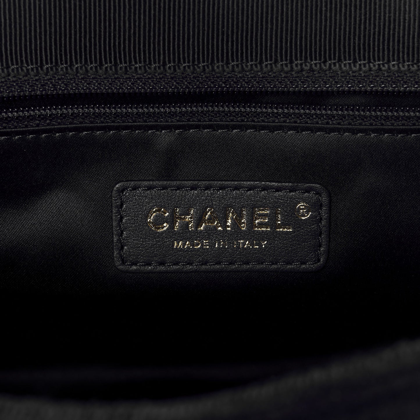 Wool Velvet Quilted Parisian Stroll Messenger Navy