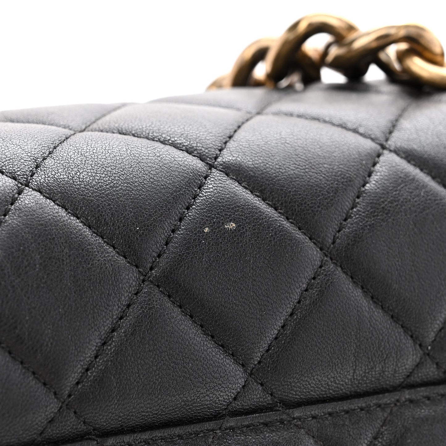 Shiny Sheepskin Quilted Large Trapezio Flap Black