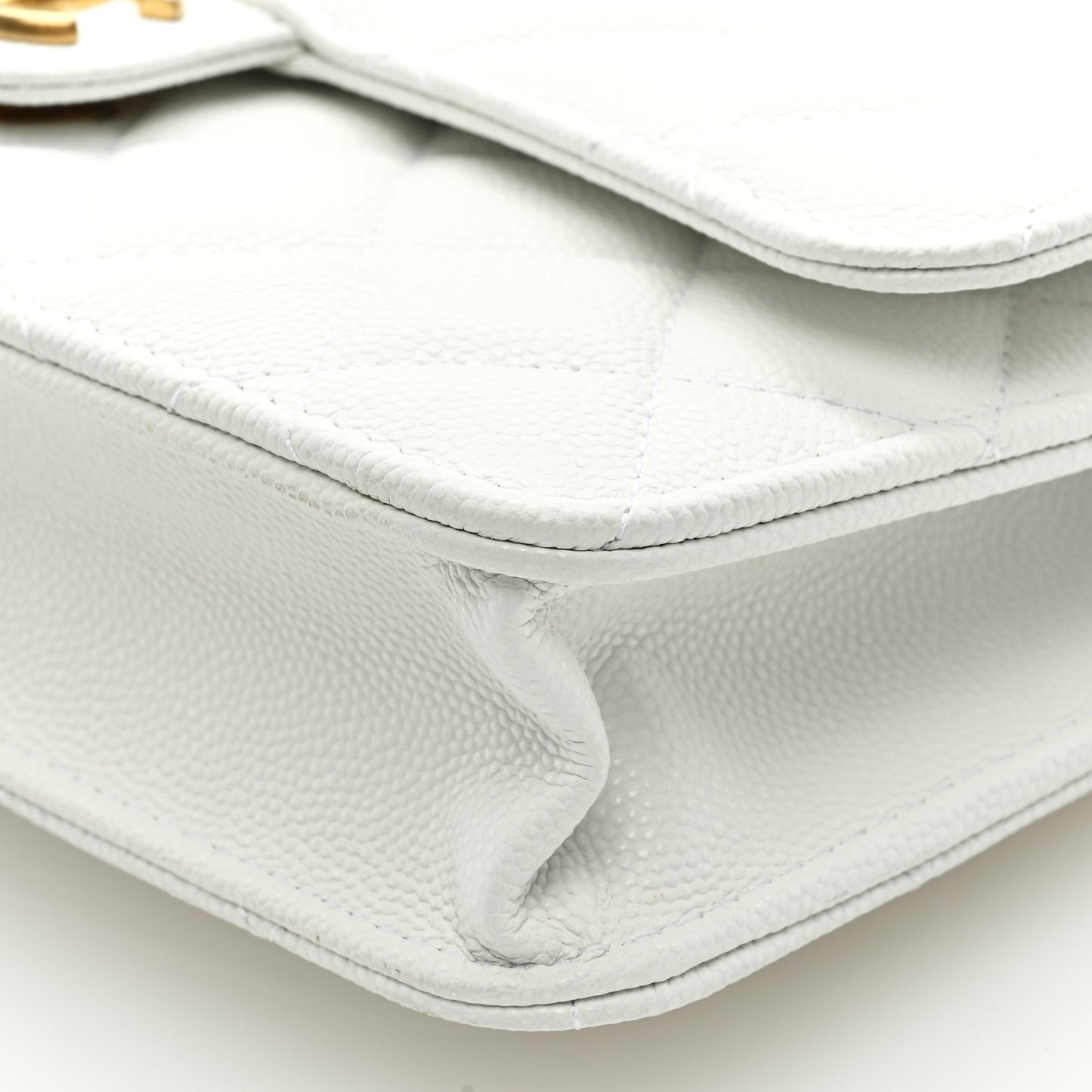 Caviar Quilted Chain Handle Round Wallet On Chain WOC White