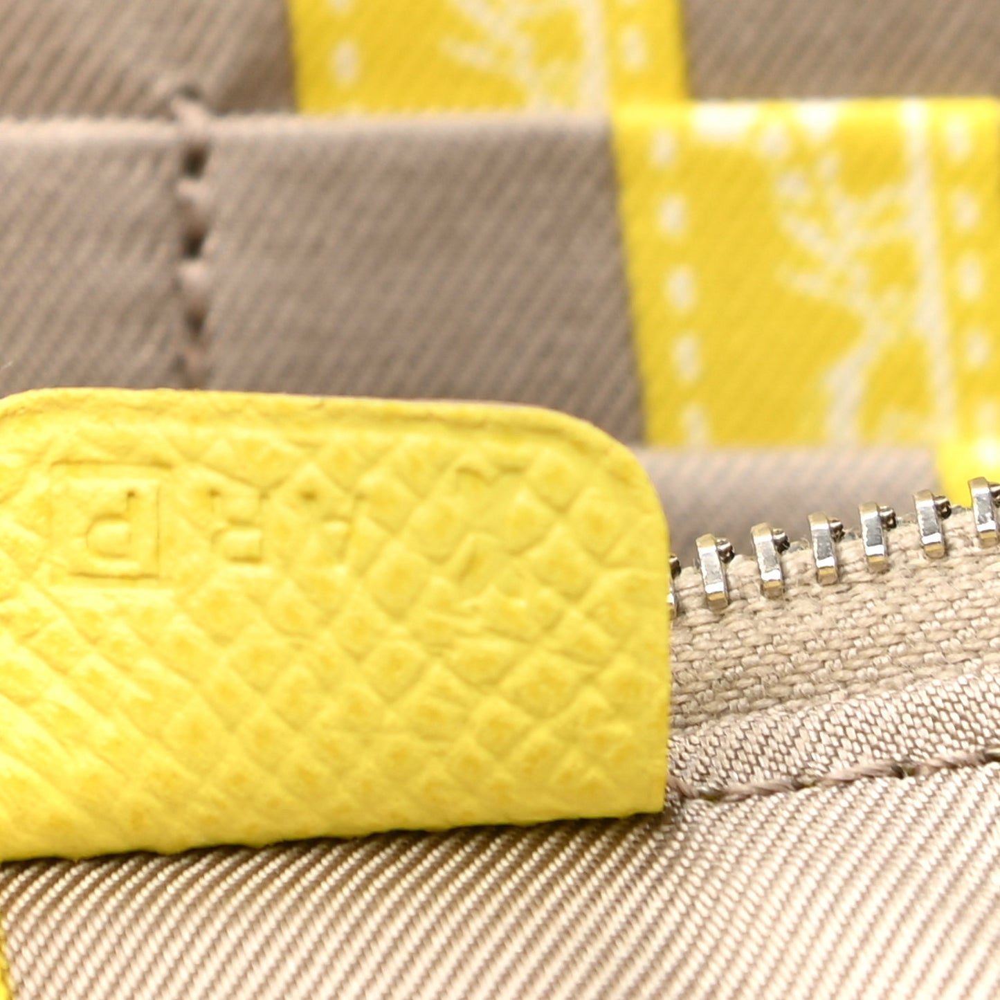 Epsom Silk'In Wallet Soufre