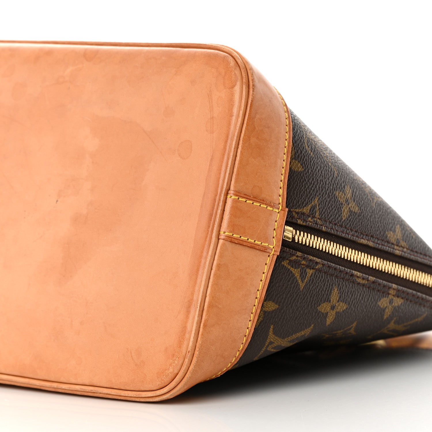 Louis Vuitton Monogram Alma PM 9 of 21