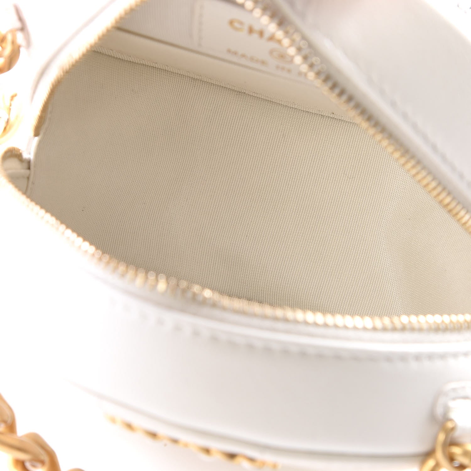Chanel Goatskin Quilted 19 Round Clutch With Chain White 4 of 10
