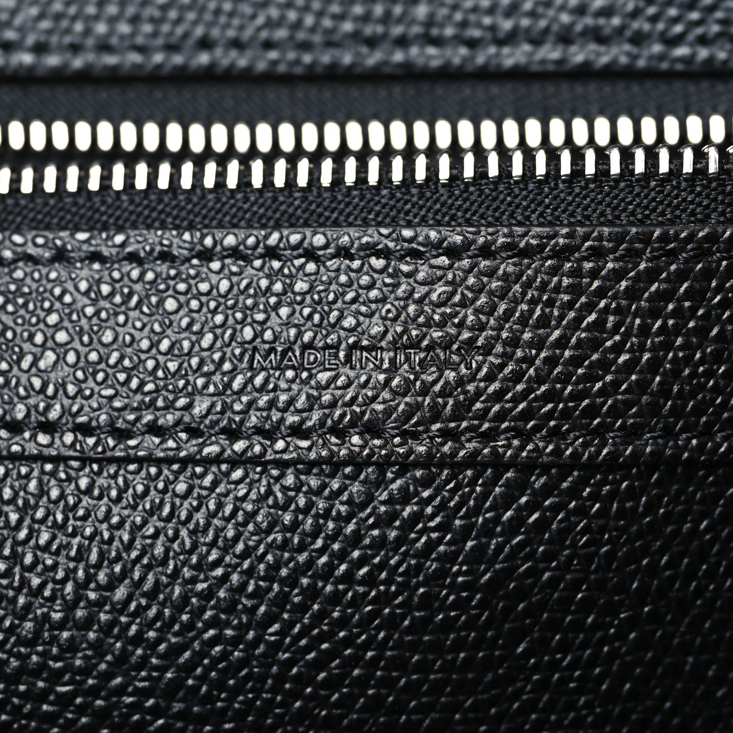 Grained Calfskin Small Vertical Cabas Black
