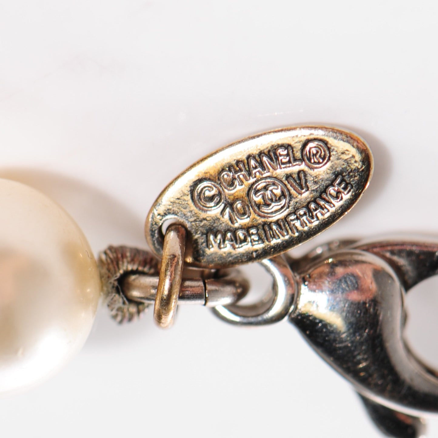 Graduated Pearl CC Long Necklace Silver