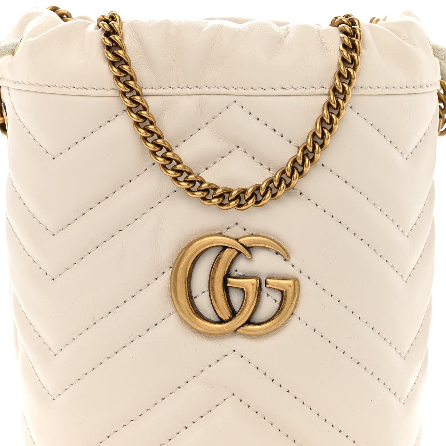 Calfskin Matelasse Mini GG Marmont 2.0 Bucket Bag White