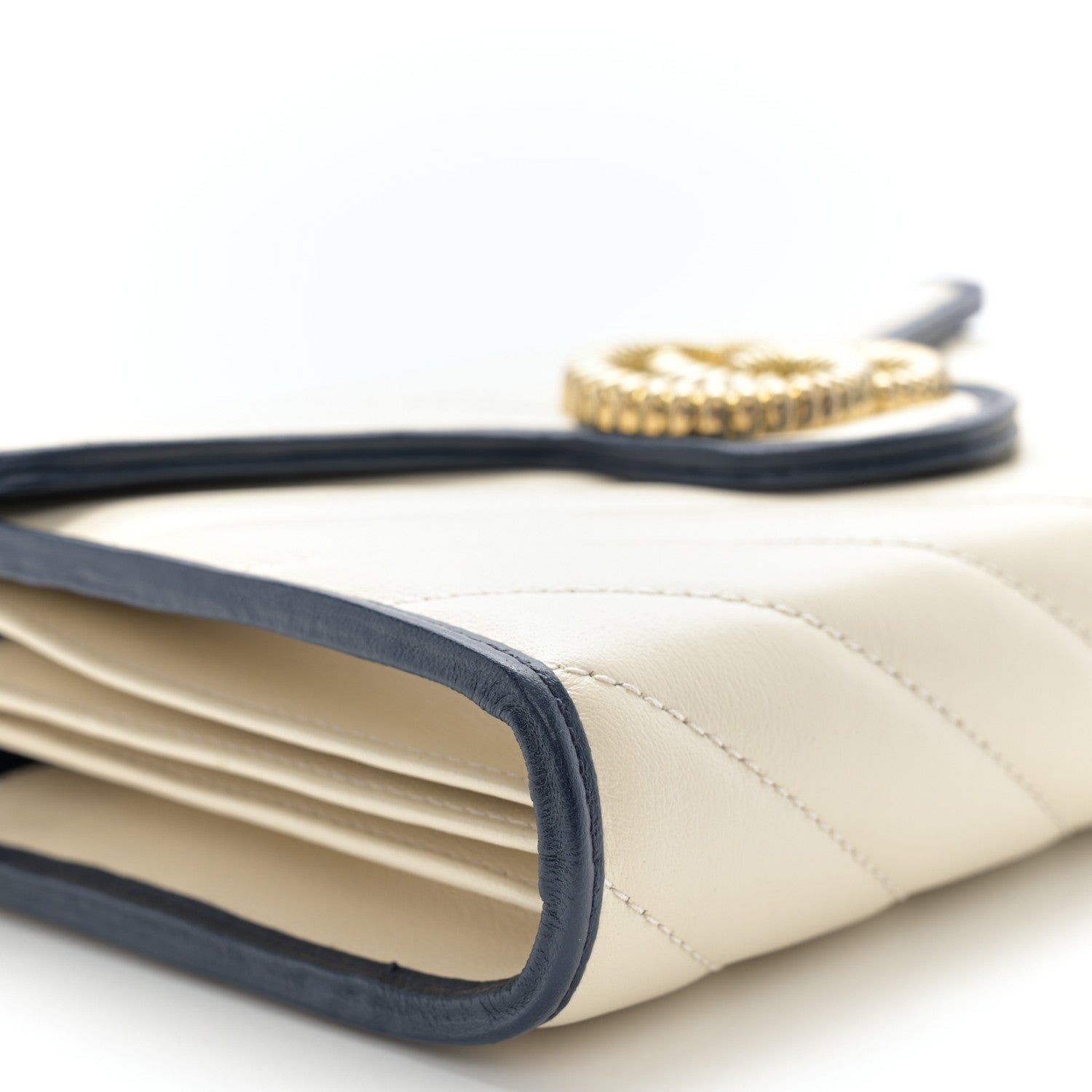 Gucci Vintage Effect Calfskin Matelasse Diagonal Torchon GG Marmont Chain Wallet Mystic White Blue Agata 9 of 12