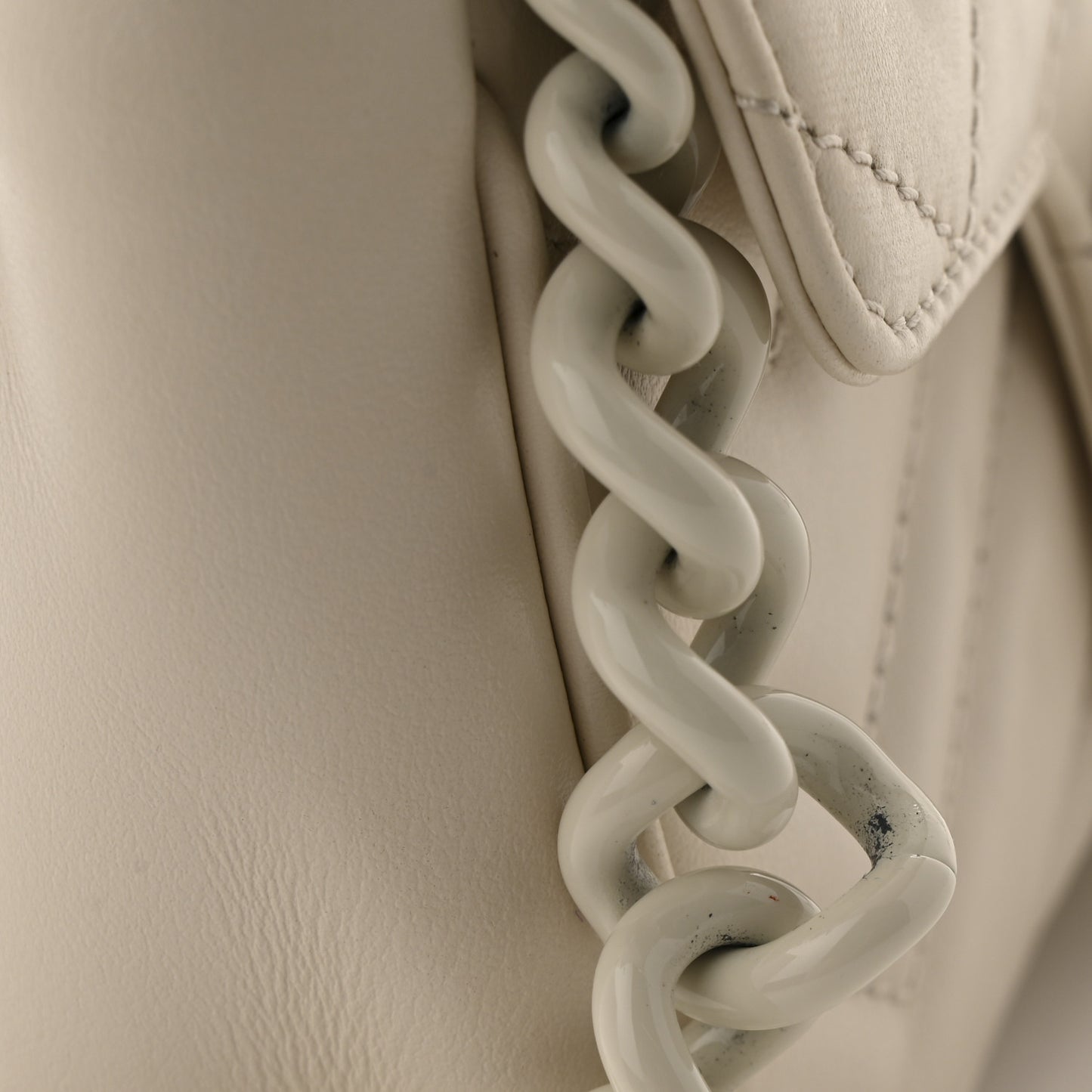 Calfskin Matelasse Monochrome GG Marmont Chain Belt Bag Mystic White