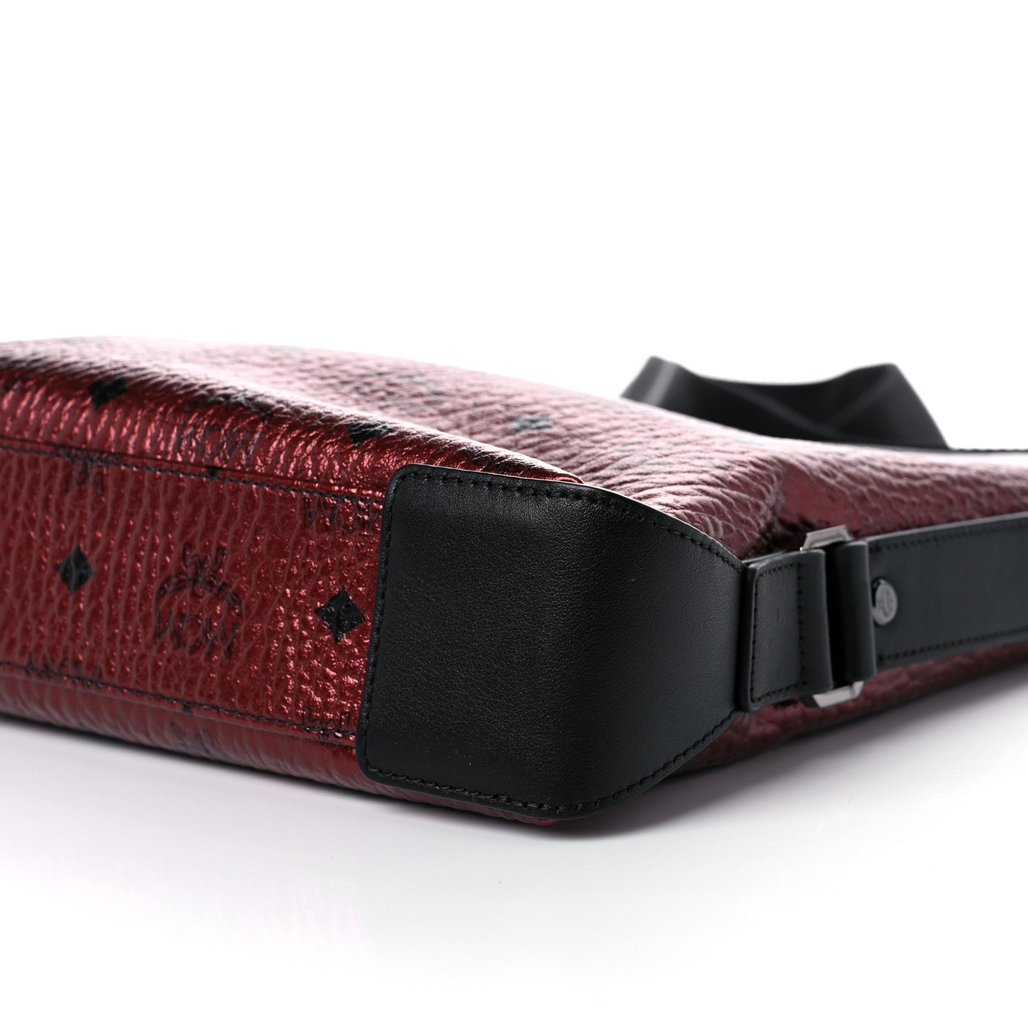 MCM Metallic Visetos Messenger Scooter Red 9 of 9