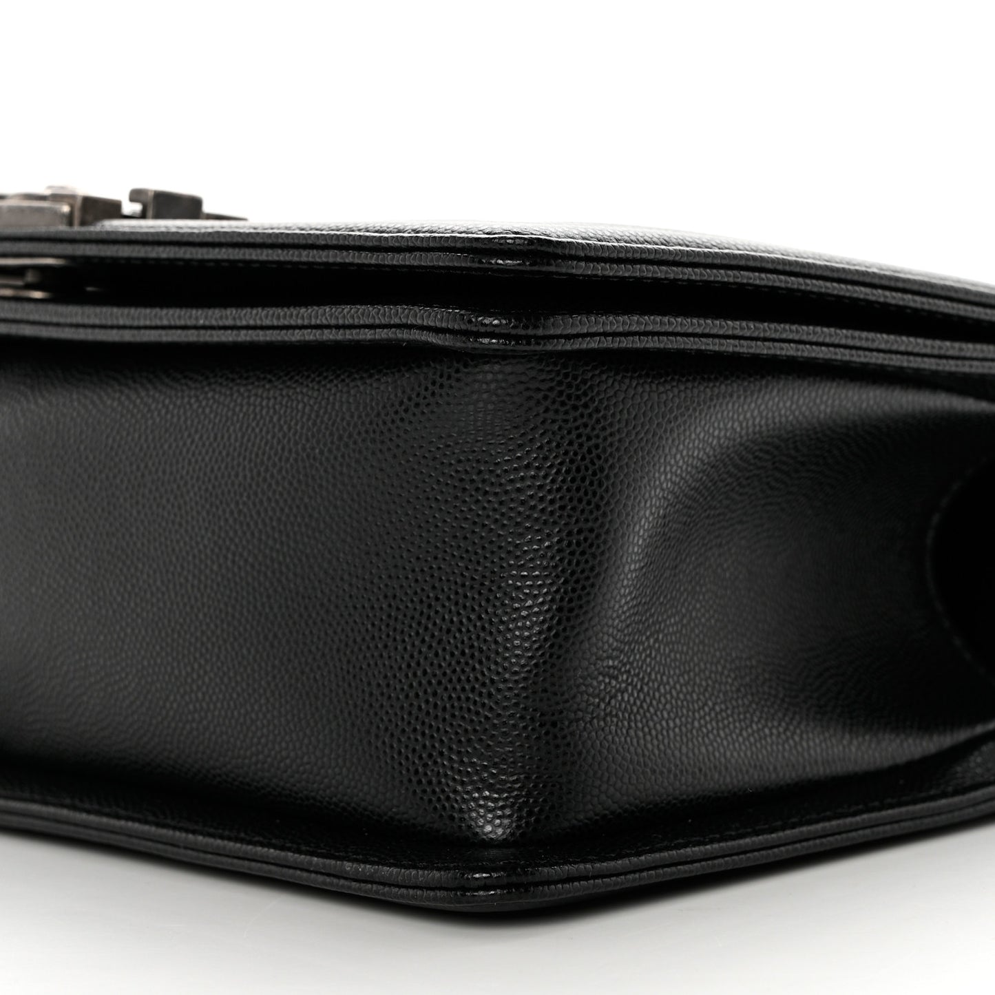 Caviar Quilted Medium Boy Flap Black
