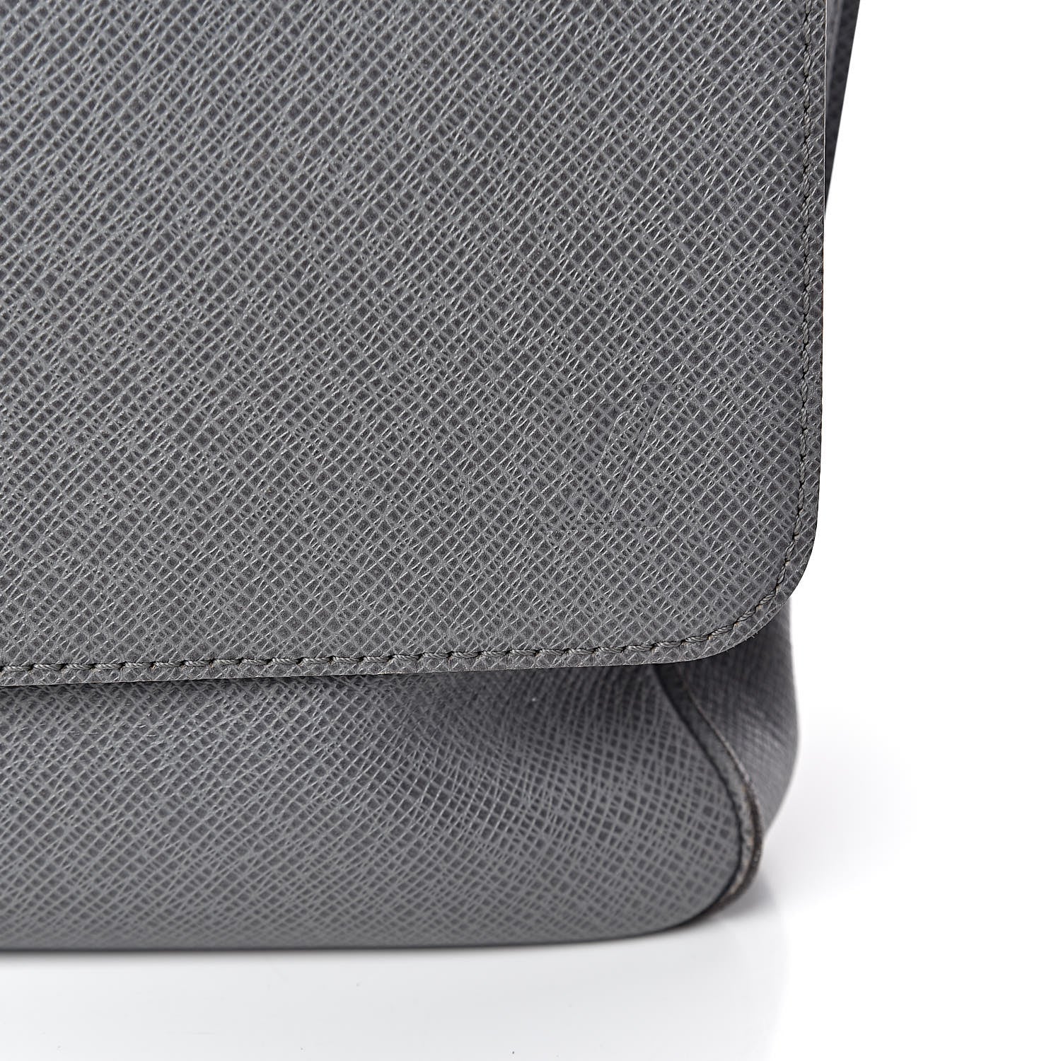 Louis Vuitton Taiga Milo Messenger Glacier 11 of 13