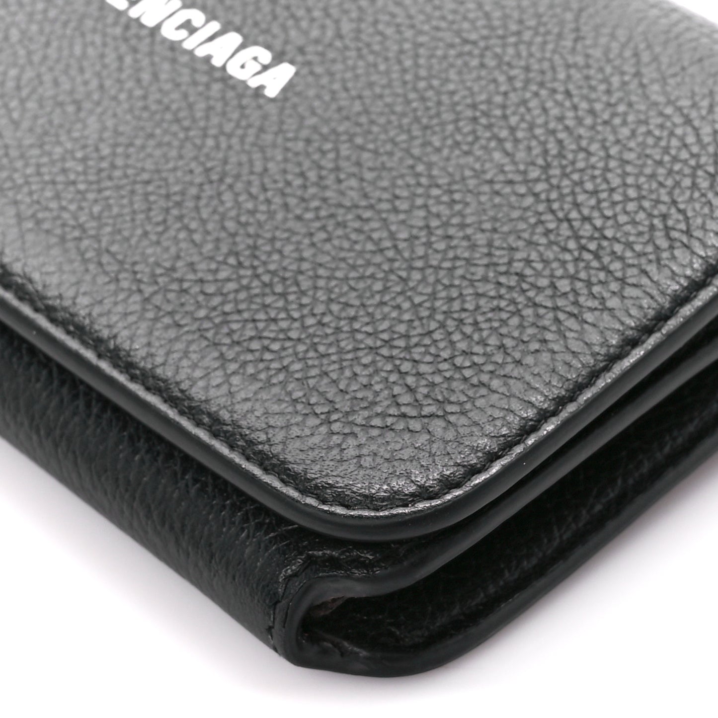 Grained Calfskin Logo Cash Phone Holder Wallet On Chain Black White