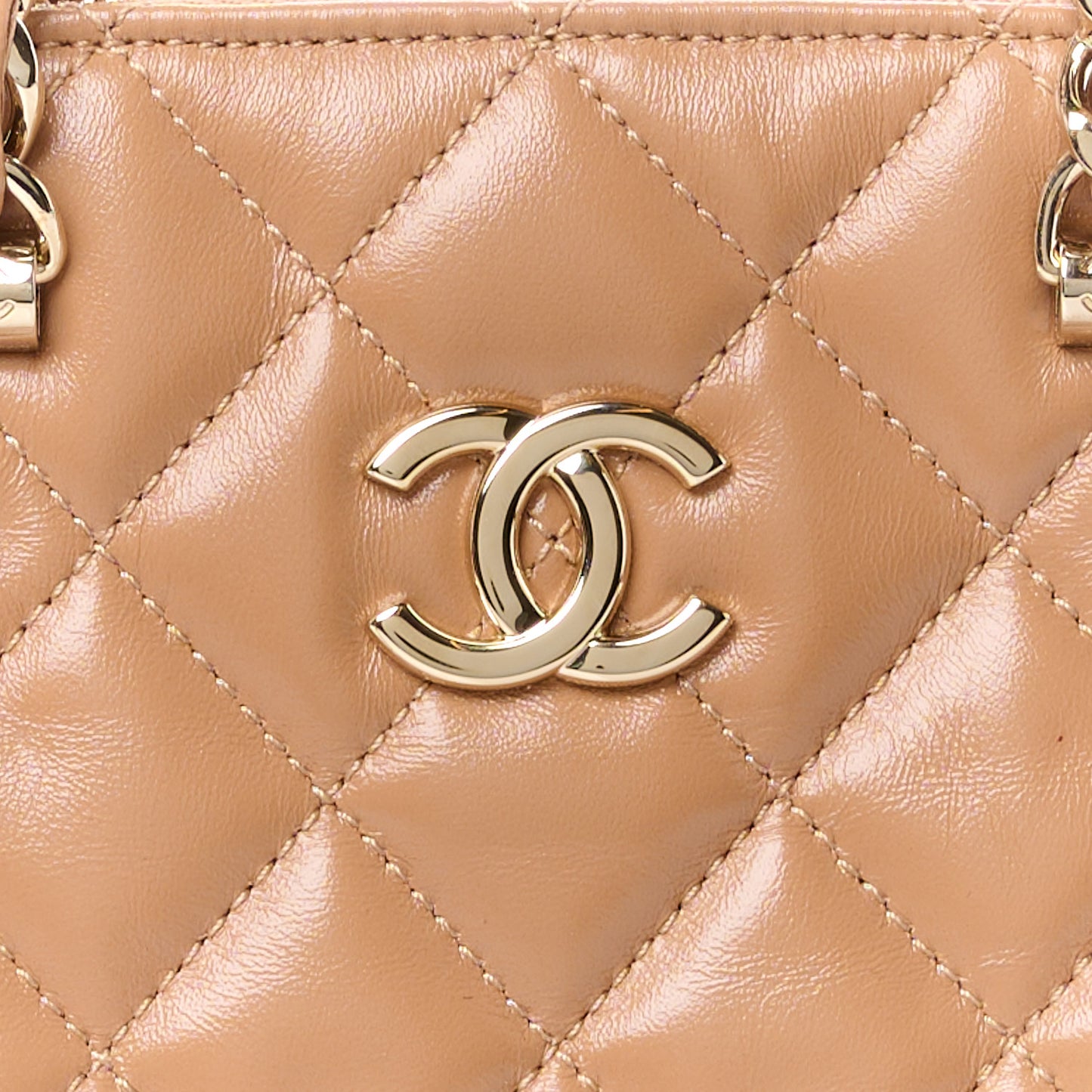 Shiny Lambskin Quilted Shiny Coco Clutch With Chain Dark Beige