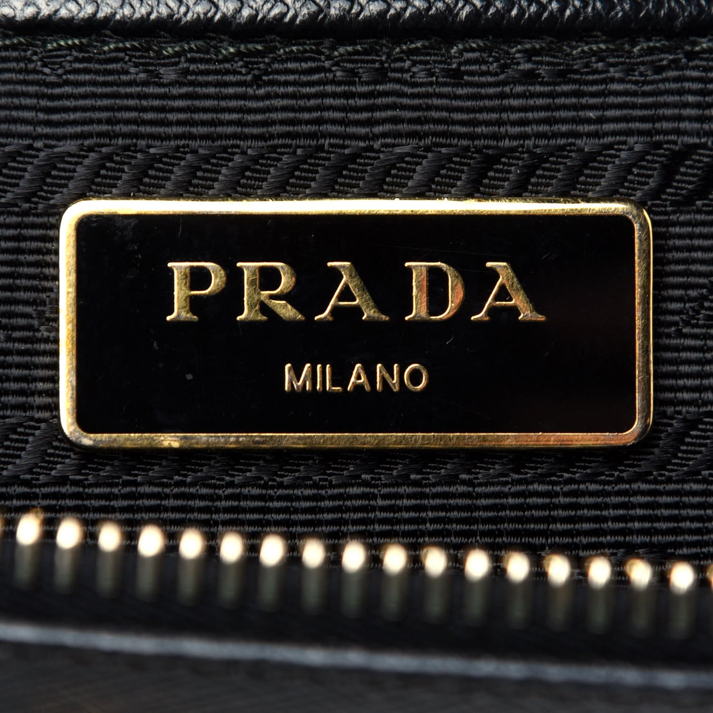 Saffiano Medium Galleria Double Zip Tote Black